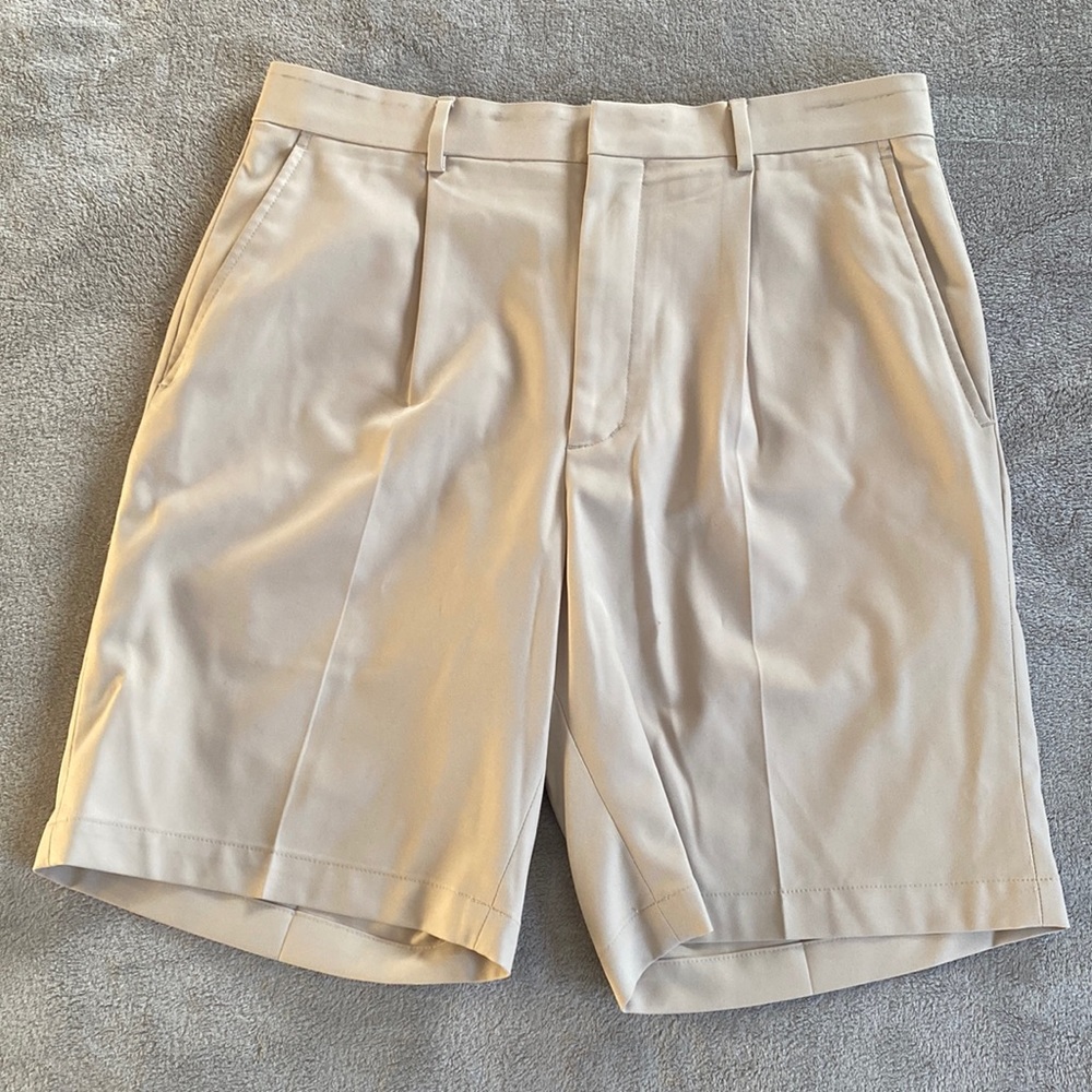 Walter Hagen Cream Men's Shorts
